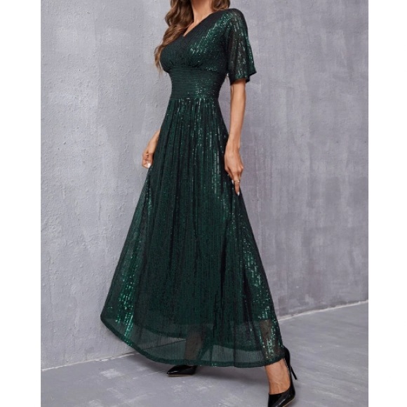 HP🌟🌟Sequin party maxi dress champagne color - Picture 10 of 16